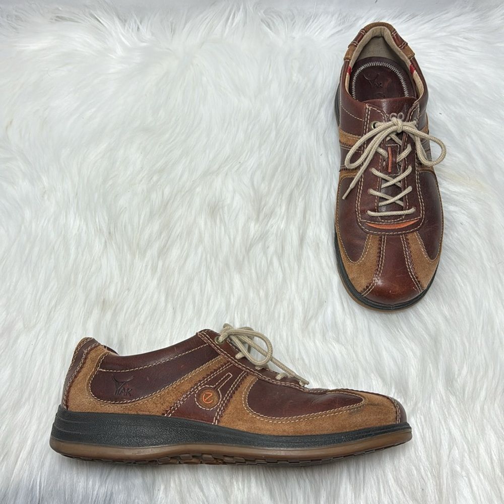 ECCO Yak‎ Two Tone Leather Sneakers Sz 7.5
